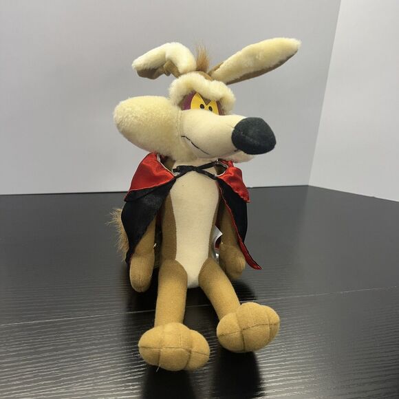 Looney Tunes Wile E Coyote Seated w/ Dracula Cape Plush Stuffed Animal 1998 - Picture 1 of 11